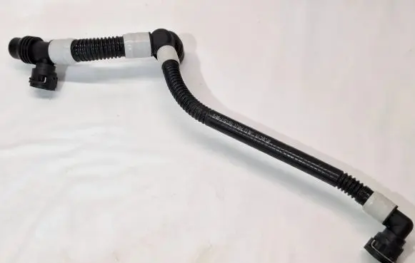 Tesla Model 3 Engine coolant pipe/hose 107757700E
