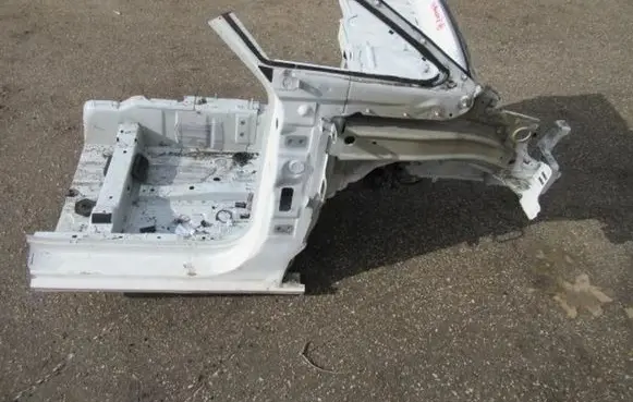 Citroen C4 II Picasso Front quarter panel 