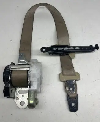 Lexus GS 300 350 430 450H Front seatbelt 7Q2620P 0435067