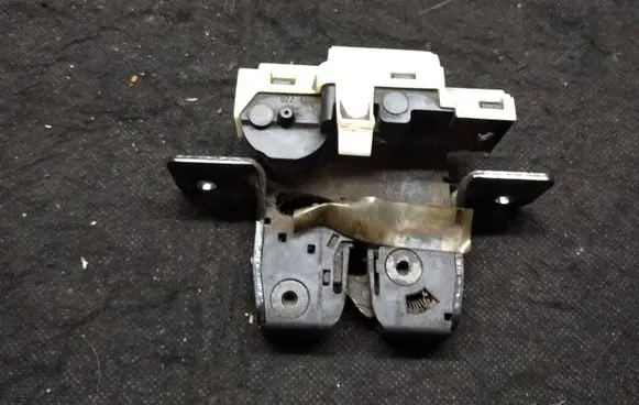 Renault Megane II Tailgate/trunk/boot lock/catch/latch 8200076240
