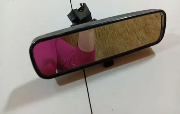 Rear view mirror (interior)