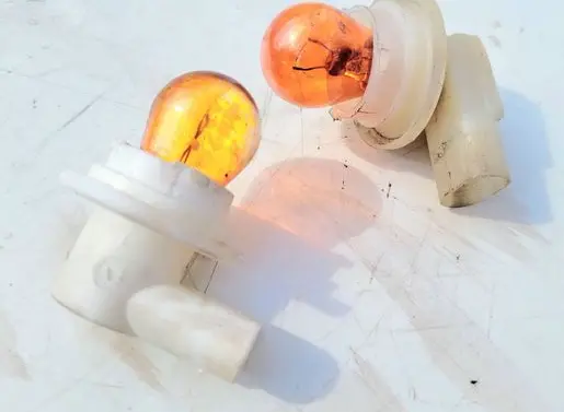 BMW 3 E46 Headlight/headlamp bulb 