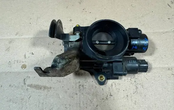 Peugeot 107 Throttle valve 8945252011