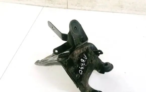 Skoda Octavia Mk2 (1Z) Engine mounting bracket 1K1614235E