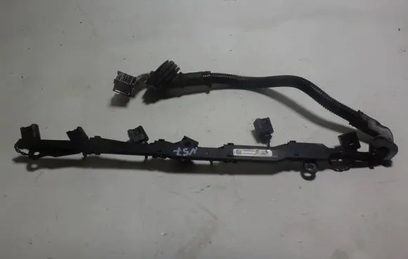 BMW 5 GT F07 Fuel injector wires 7590459