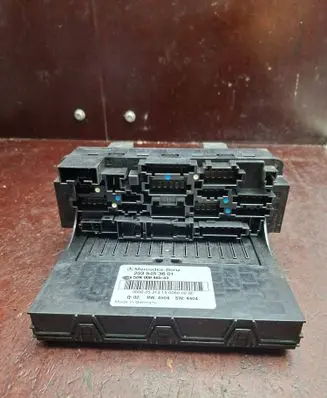 Mercedes-Benz C W203 Fuse module 2035453601 5DK00848553 000053131506002