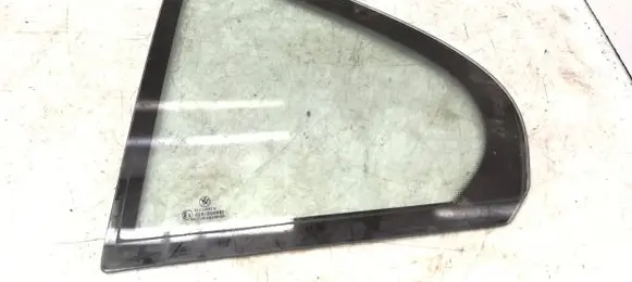 BMW 3 E46 Rear vent window glass 43R000981 DOT36AS2M127