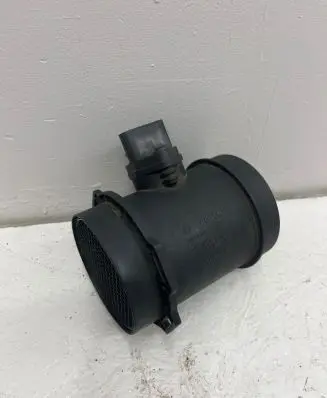 BMW 7 E65 E66 Mass air flow meter 7501554 0280218077