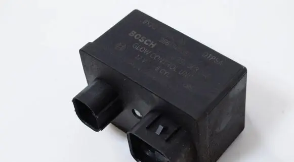 Jaguar XF X250 Glow plug pre-heat relay 9X2Q12B533BB 0281000048