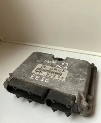 Skoda Octavia Mk1 (1U) Engine control unit/module 038906018GN 28SA4071 0281010182