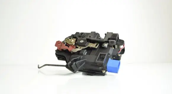 Audi A8 S8 D3 4E Rear door lock 4E0839016