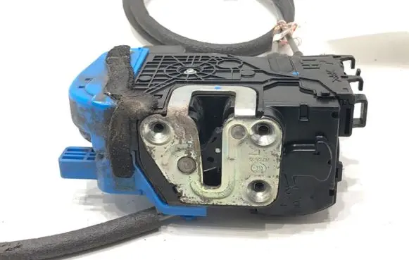 Hyundai Veloster Front door lock