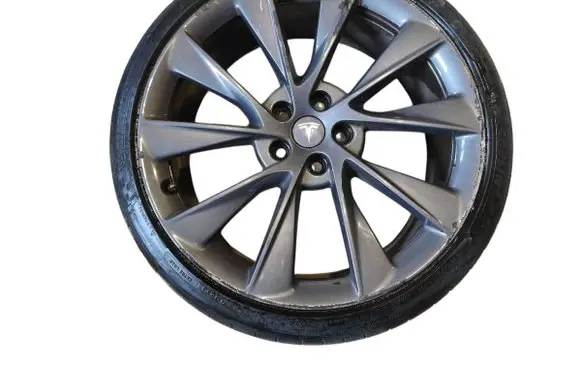 Tesla Model S R21 alloy rim 