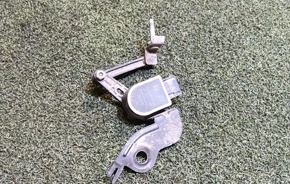 Mercedes-Benz S W222 Air suspension front height level sensor A2223270140 A2229050503