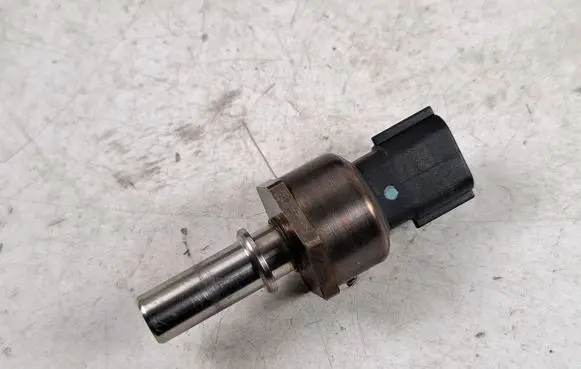Nissan Qashqai Fuel pressure sensor 166398000R 13B15029 B1HCP0201