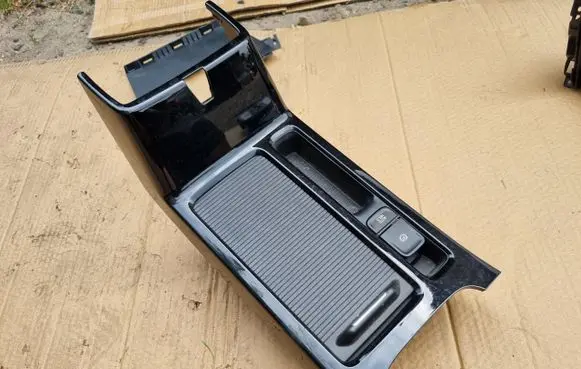 KIA Xceed Center console 84698-J7000