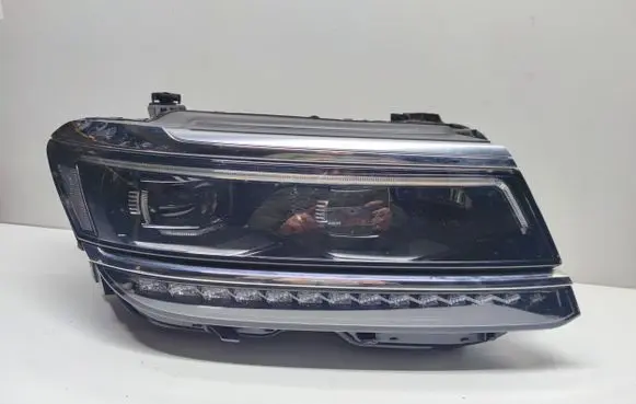Volkswagen Tiguan Headlight/headlamp 5NB941082D