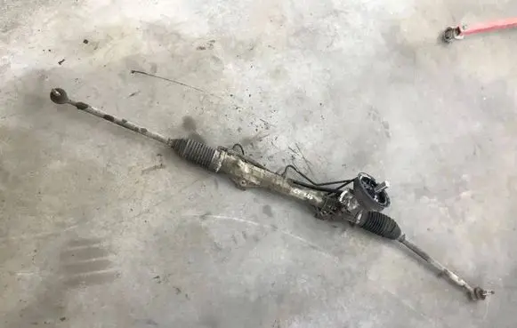 Citroen C4 I Steering rack 6820000084