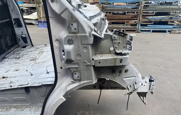 Renault Master III Front quarter panel 