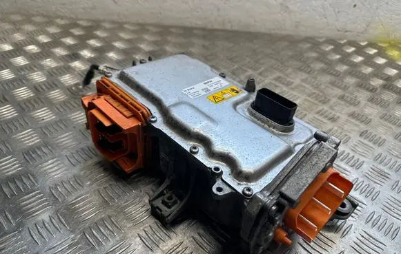 BMW i8 Voltage converter inverter 7588405