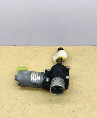 BMW X5 E70 Seat adjustment motor 9168759 0390204072 050311F