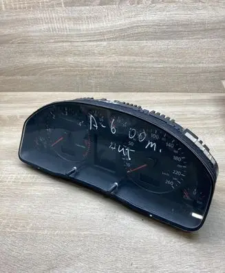 Audi A6 S6 C5 4B Speedometer (instrument cluster) 4B0920931B