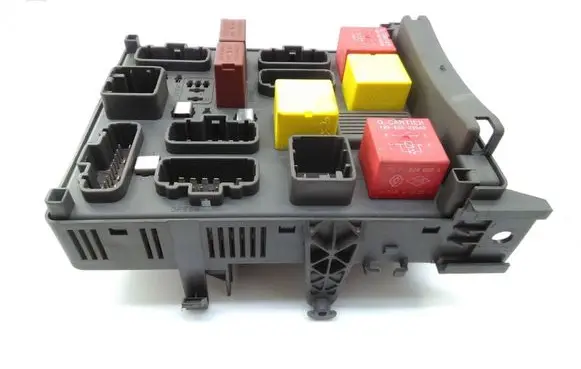 Renault Laguna II Fuse module 045937 8200004201E 250303