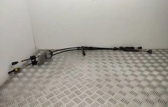 Toyota Avensis T270 Gear shift cable linkage 112102127