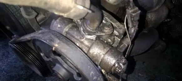 Mazda 323 F Power steering pump