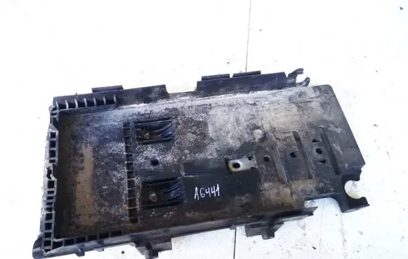 Battery box tray