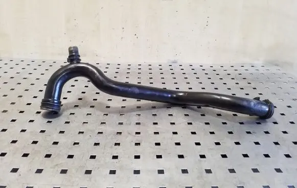 Engine coolant pipe/hose
