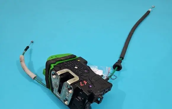 Hyundai i40 Front door lock 81310-3Z000 IMPRK1435124