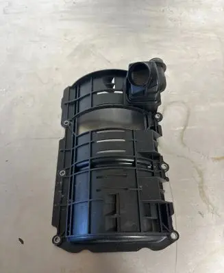 Mercedes-Benz C W205 other engine part A2761801451