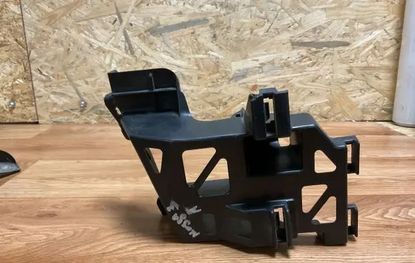 Mazda 3 I Front bumper mounting bracket BR5H502B1