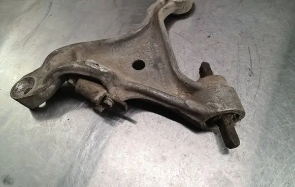 Volvo V70 Front lower control arm/wishbone 9492120 66200121 P8649544