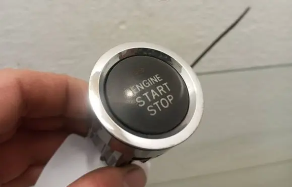 Toyota RAV 4 (XA30) Engine start stop button switch 396B0400449 15A8542