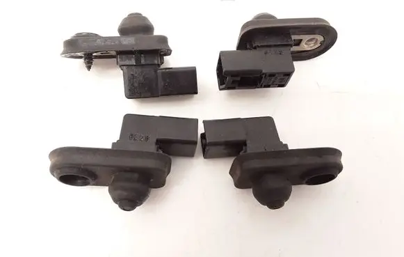 Mitsubishi Lancer Front door sensor 