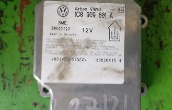 Skoda Fabia Mk1 (6Y) Airbag control unit/module 1C0909601A