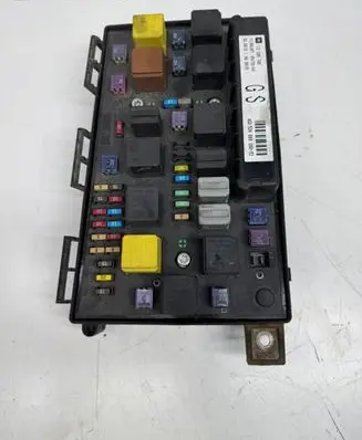Opel Zafira B Fuse module 015349211 743381 13206746