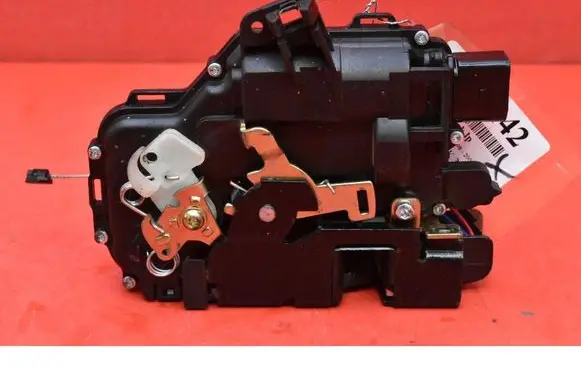 Volkswagen Bora Front door lock 