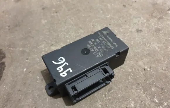 Porsche 911 996 Light module LCM 99661815115