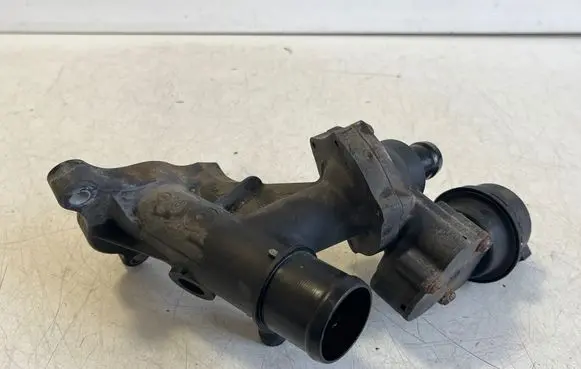 Mercedes-Benz Vito Viano W447 Thermostat/thermostat housing 110600686R