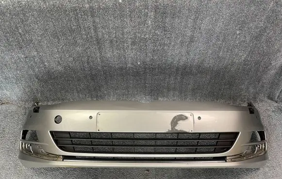 Volkswagen Golf VII Front bumper