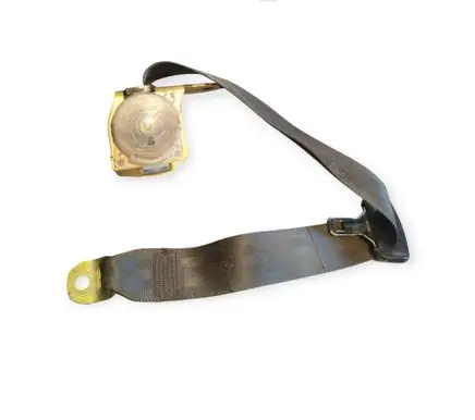 Lexus IS 200-300 Rear seatbelt E40428096