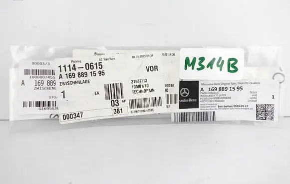 Mercedes-Benz A W169 Fender mounting bracket A1698891595