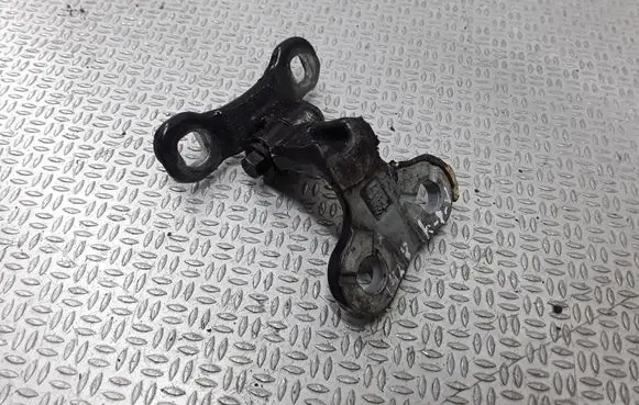 Volvo V50 Front door upper hinge