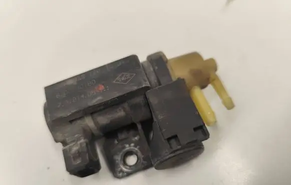 Renault Megane III Vacuum valve 8200790180 70181405 10T019