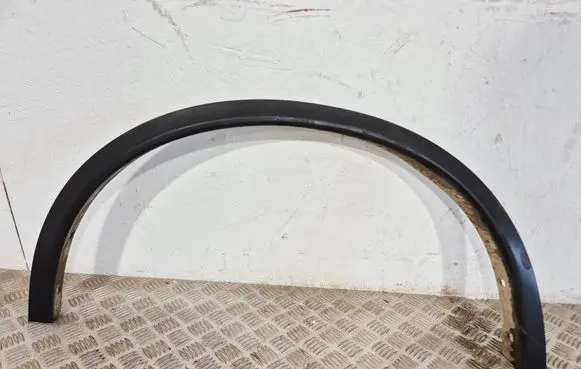 Nissan Rogue Front arch trim 63861