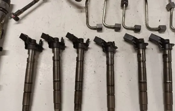 Volkswagen Touareg I Fuel injection system set 059130277AH 0445115052 059130090