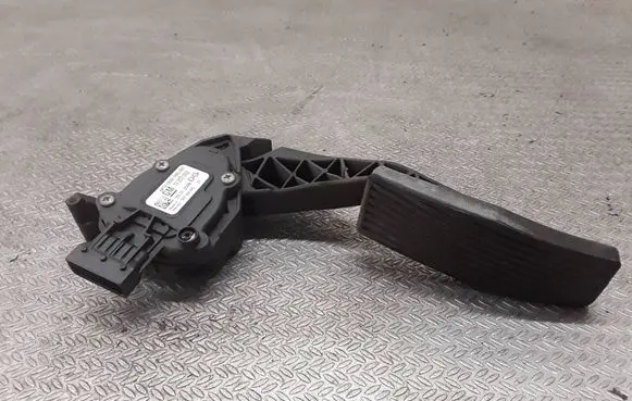 Opel Insignia A Accelerator throttle pedal 6PV00976500 13237352
